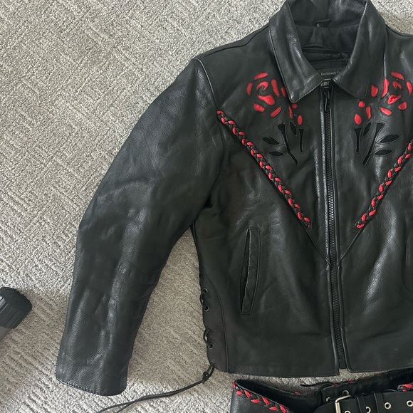 Boutique of Leathers Canada Motorcycle Suit size Small Jacket Size Medium Pants - Picture 3 of 16